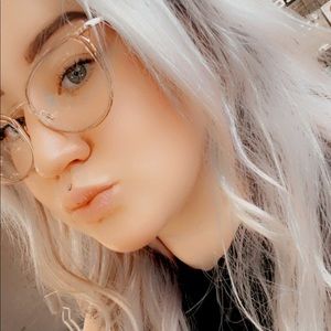Meet your Posher, Kayla